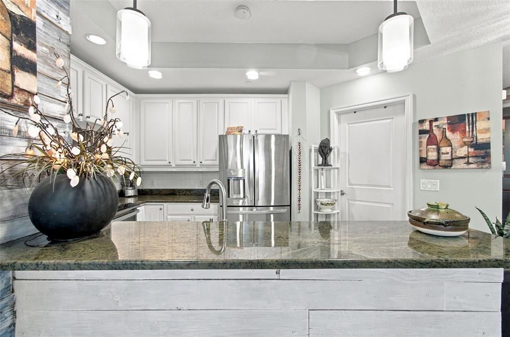 For Sale: $650,000 (2 beds, 2 baths, 1338 Square Feet)