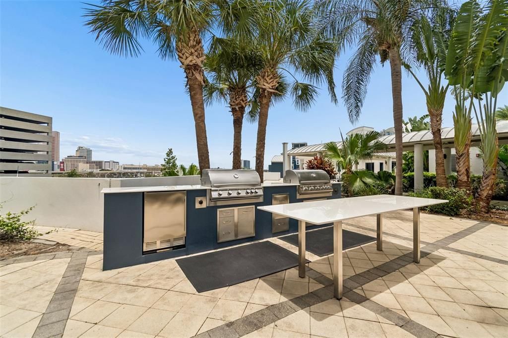 For Sale: $650,000 (2 beds, 2 baths, 1338 Square Feet)