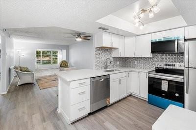 For Sale: $145,000 (2 beds, 1 baths, 935 Square Feet)