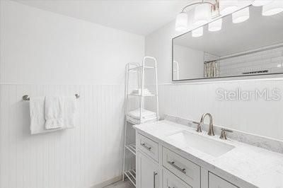 For Sale: $145,000 (2 beds, 1 baths, 935 Square Feet)