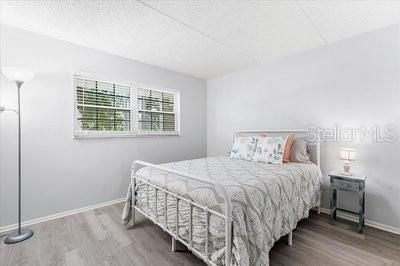 For Sale: $145,000 (2 beds, 1 baths, 935 Square Feet)