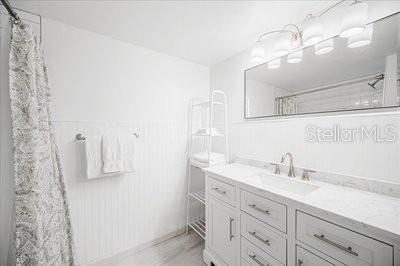 For Sale: $145,000 (2 beds, 1 baths, 935 Square Feet)