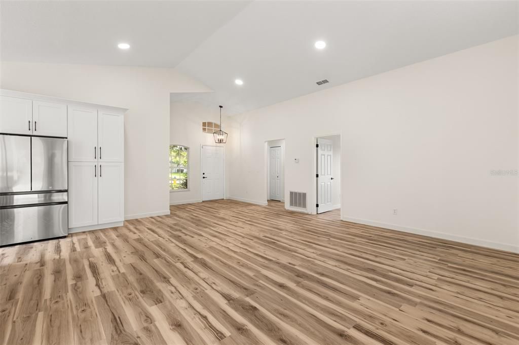 En Venta: $385,000 (2 camas, 2 baños, 1661 Pies cuadrados)