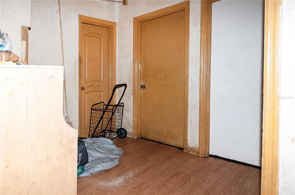 На продажу: $89,990 (2 спален, 1 ванн, 776 Квадратных фут)
