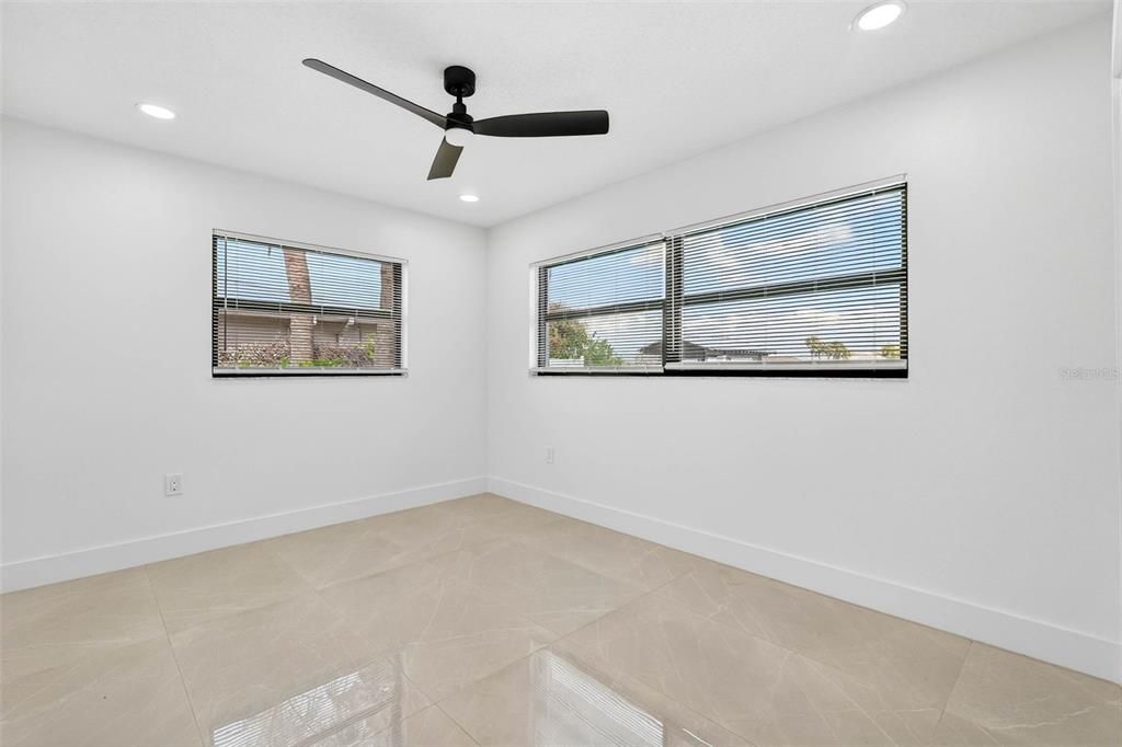 En Venta: $1,995,000 (4 camas, 3 baños, 2790 Pies cuadrados)