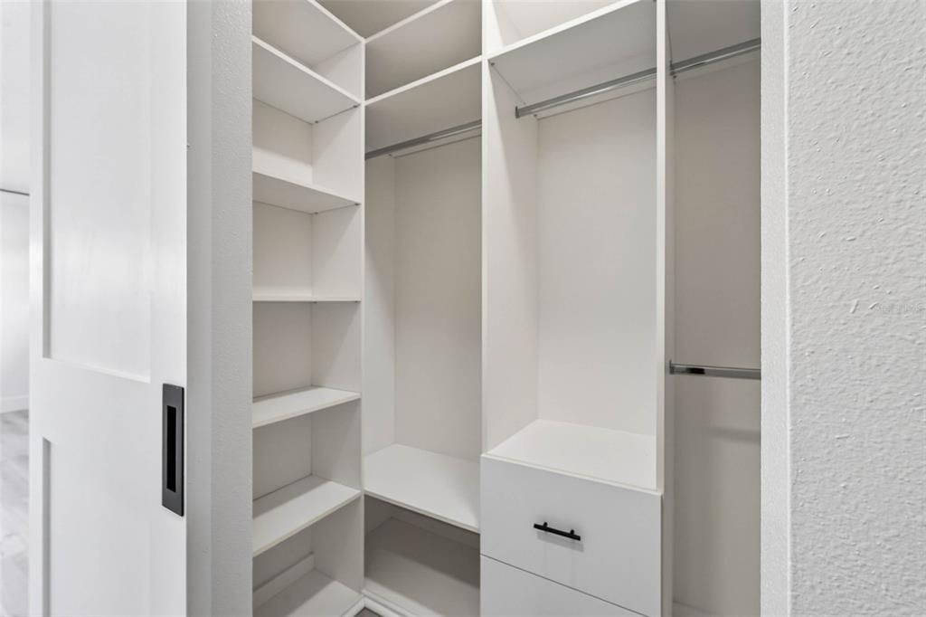En Venta: $1,995,000 (4 camas, 3 baños, 2790 Pies cuadrados)