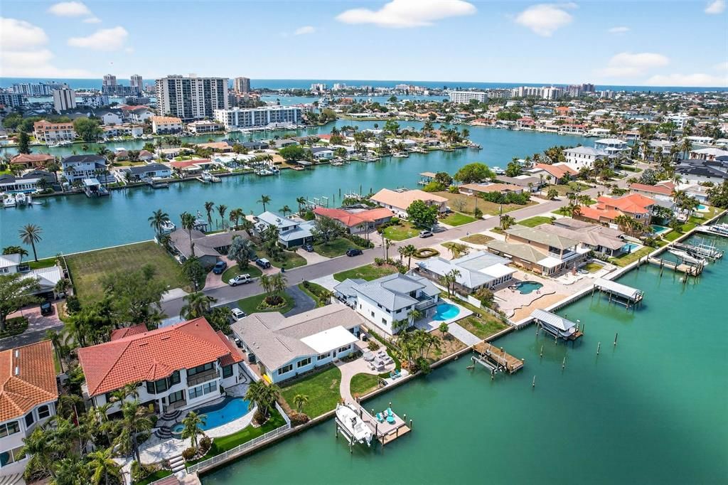 En Venta: $1,995,000 (4 camas, 3 baños, 2790 Pies cuadrados)