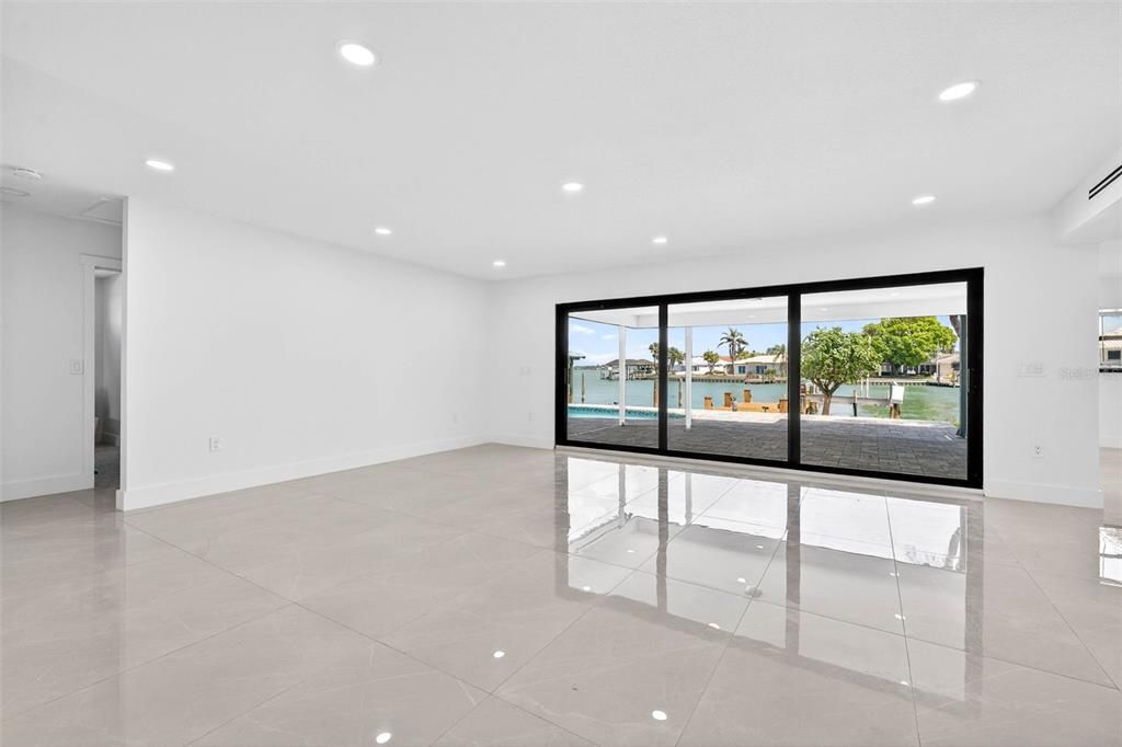 En Venta: $1,995,000 (4 camas, 3 baños, 2790 Pies cuadrados)