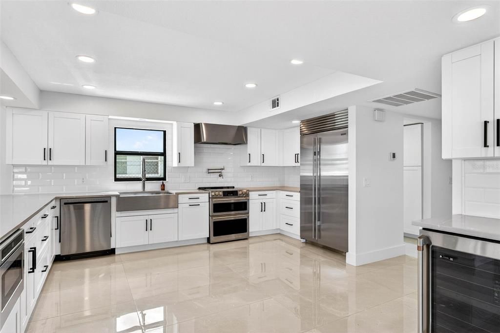 En Venta: $1,995,000 (4 camas, 3 baños, 2790 Pies cuadrados)