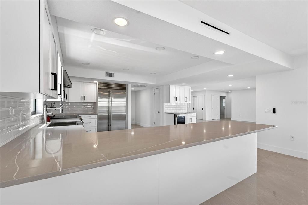 En Venta: $1,995,000 (4 camas, 3 baños, 2790 Pies cuadrados)