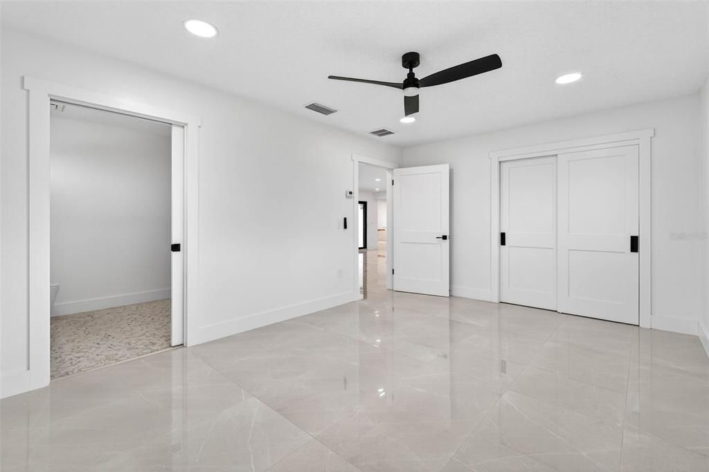 En Venta: $1,995,000 (4 camas, 3 baños, 2790 Pies cuadrados)