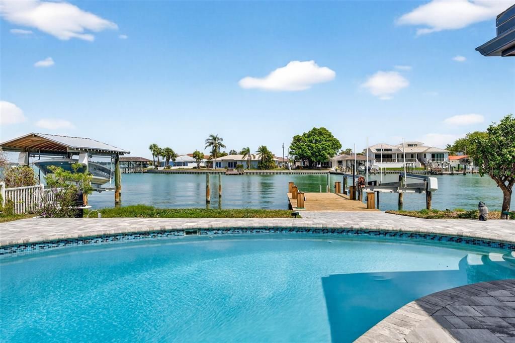 En Venta: $1,995,000 (4 camas, 3 baños, 2790 Pies cuadrados)