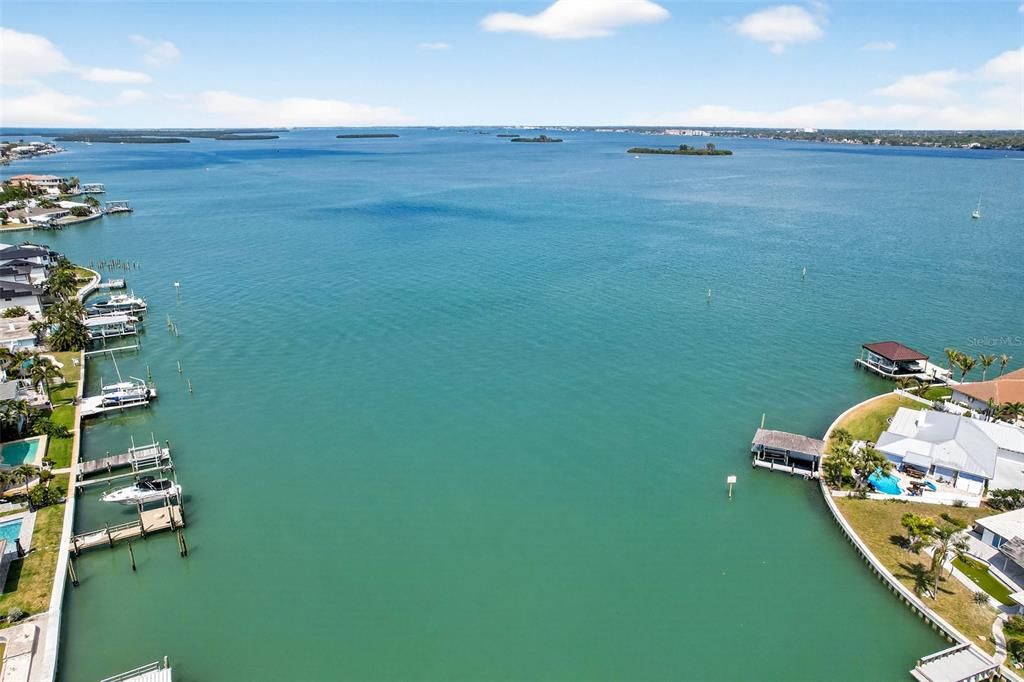 En Venta: $1,995,000 (4 camas, 3 baños, 2790 Pies cuadrados)