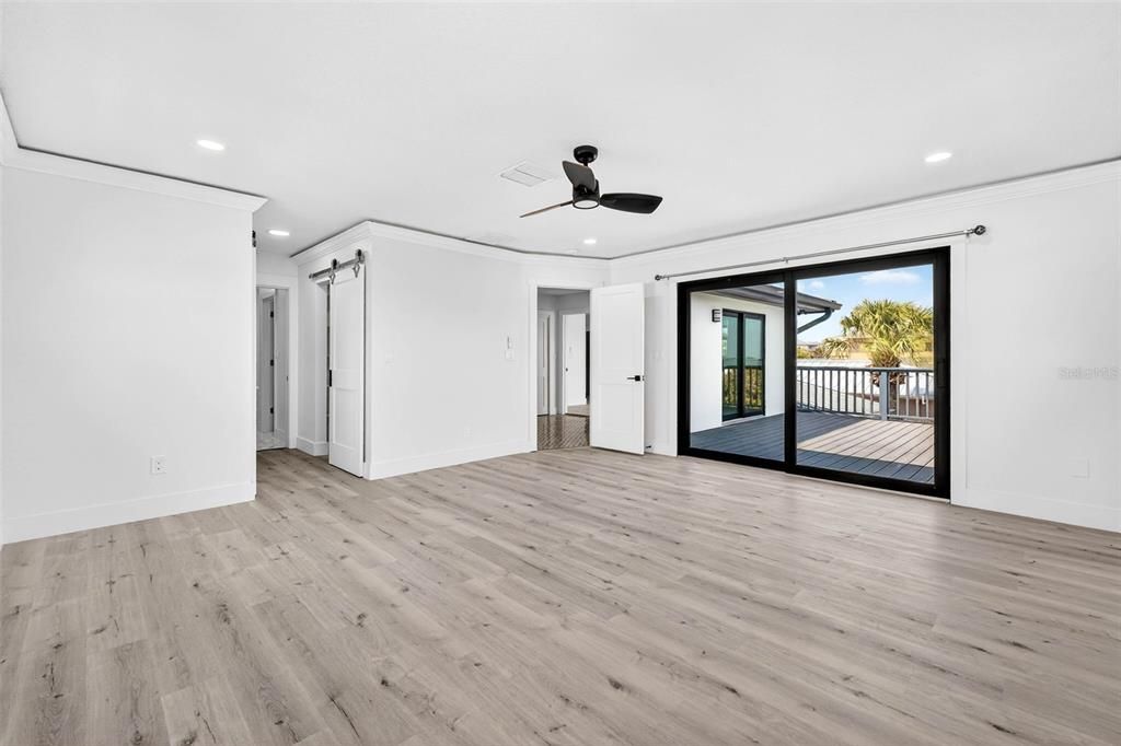 En Venta: $1,995,000 (4 camas, 3 baños, 2790 Pies cuadrados)