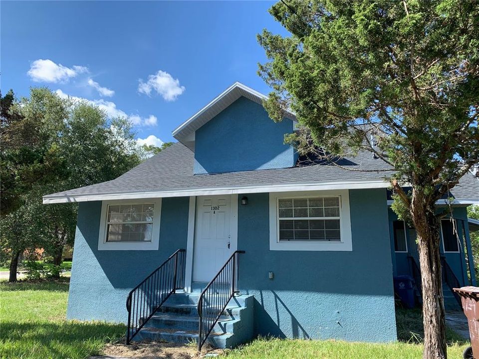For Rent: $1,100 (2 beds, 2 baths, 1000 Square Feet)