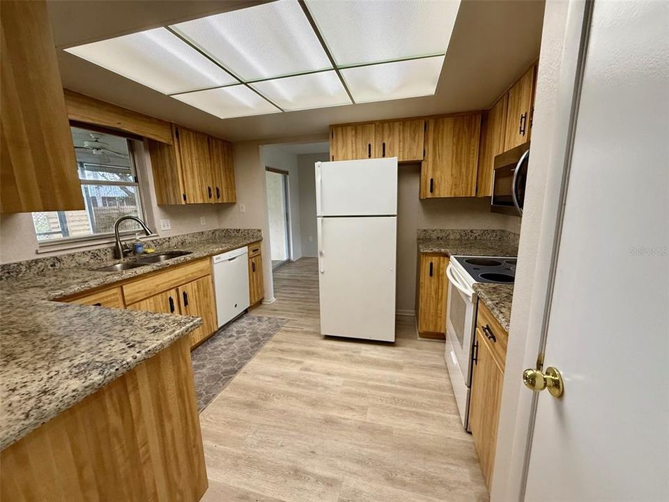 На продажу: $319,000 (3 спален, 2 ванн, 1553 Квадратных фут)