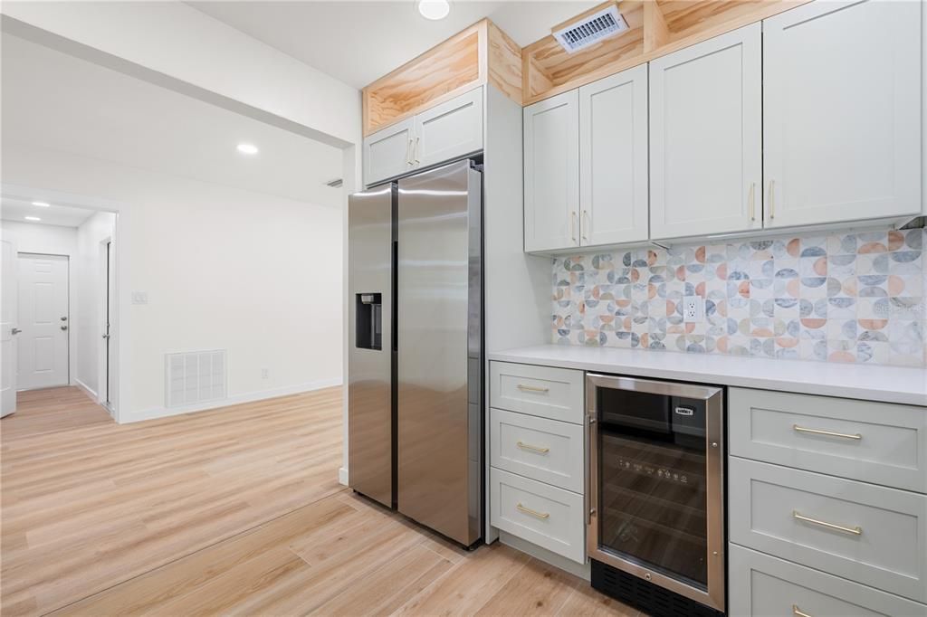 На продажу: $399,900 (3 спален, 1 ванн, 1221 Квадратных фут)