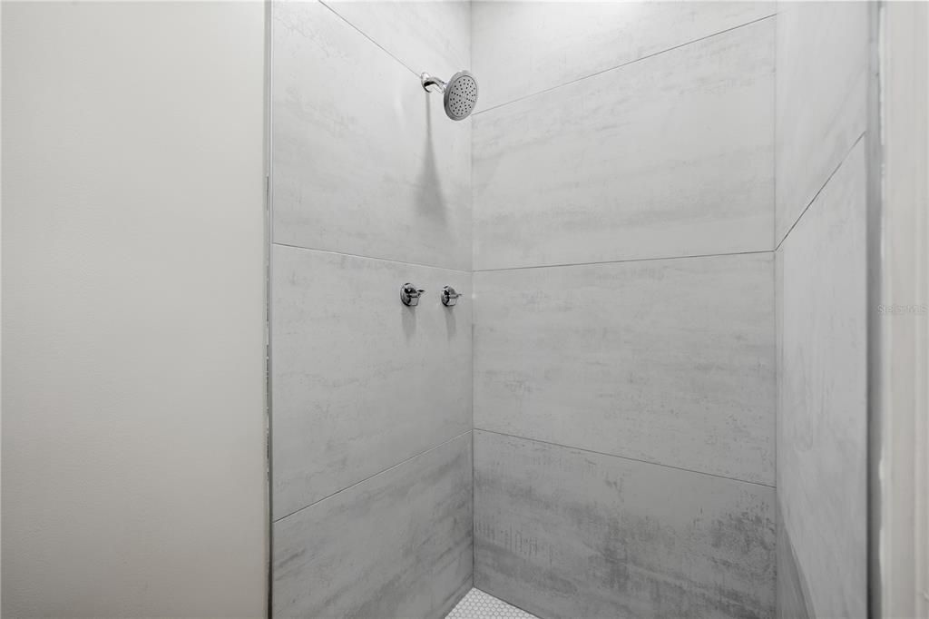На продажу: $399,900 (3 спален, 1 ванн, 1221 Квадратных фут)
