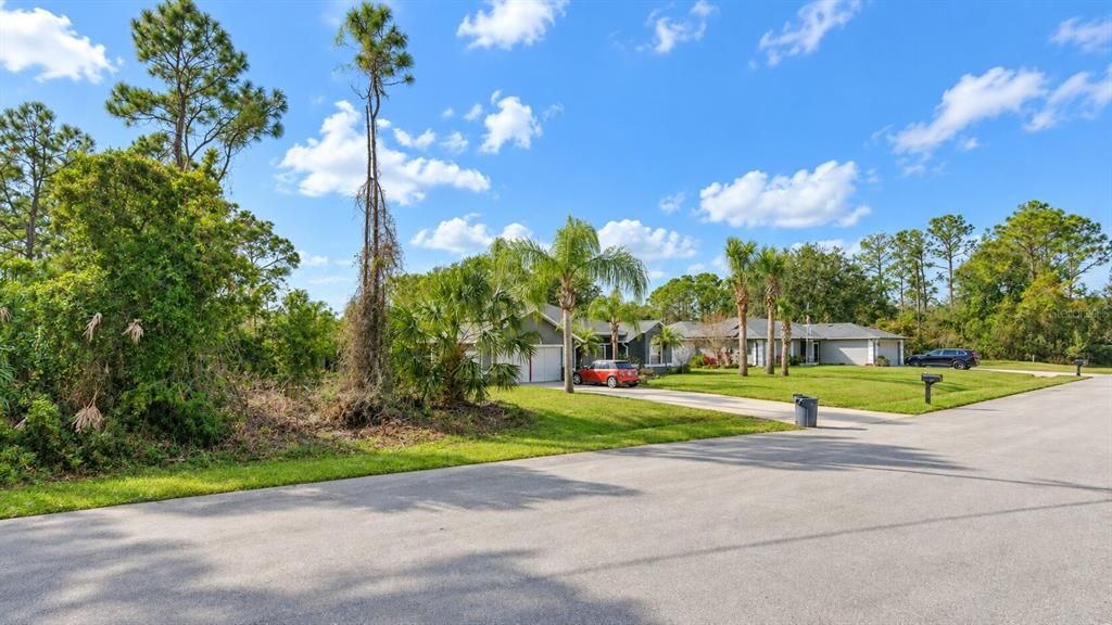 На продажу: $59,995 (0.23 acres)