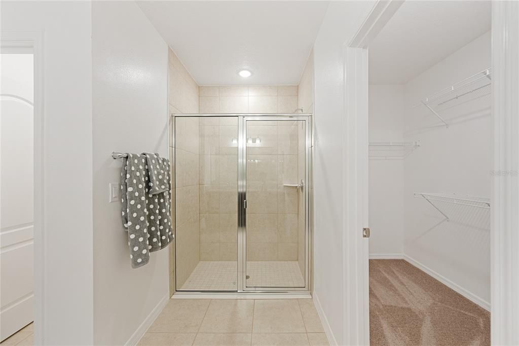 На продажу: $349,999 (3 спален, 2 ванн, 1713 Квадратных фут)