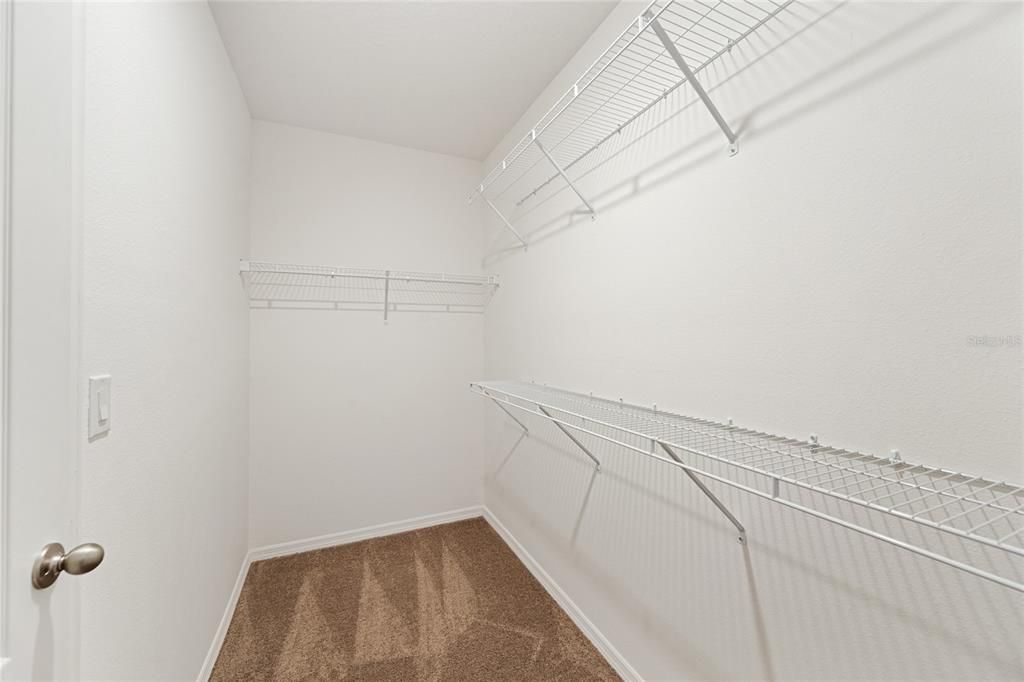 На продажу: $349,999 (3 спален, 2 ванн, 1713 Квадратных фут)