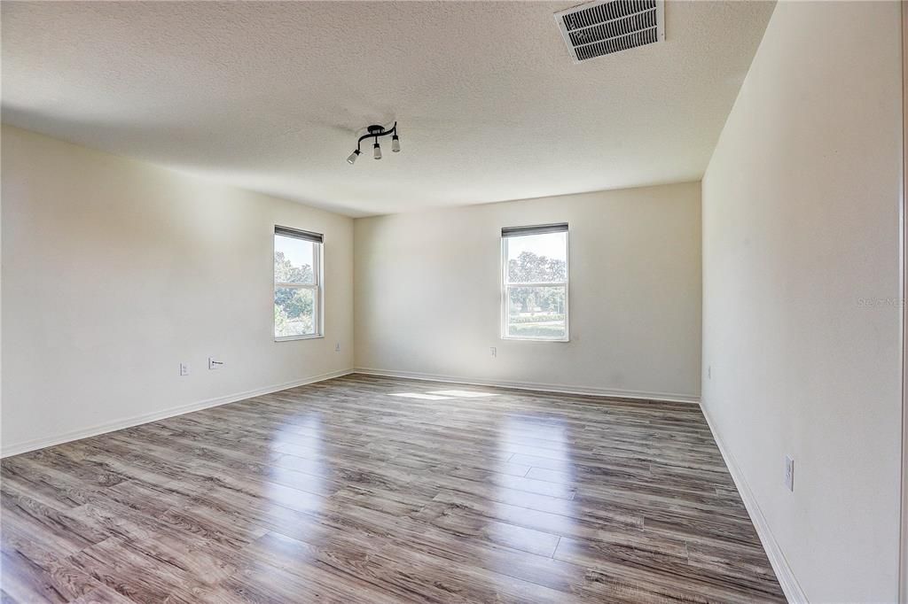 For Sale: $449,000 (3 beds, 2 baths, 2631 Square Feet)