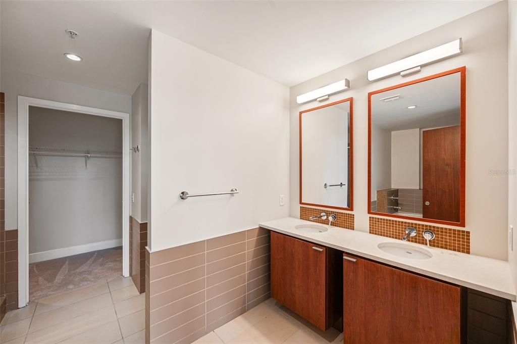 В аренду: $4,500 (2 спален, 2 ванн, 1781 Квадратных фут)