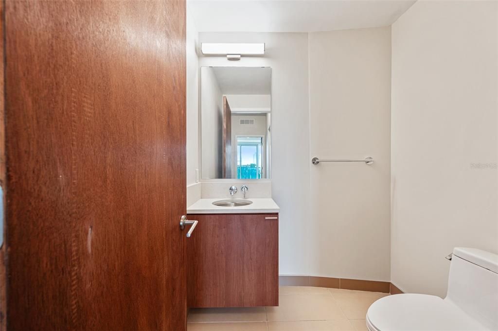 В аренду: $4,500 (2 спален, 2 ванн, 1781 Квадратных фут)