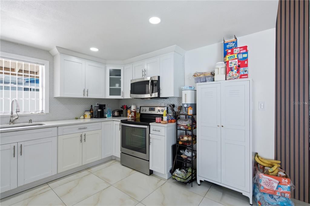 На продажу: $429,900 (3 спален, 2 ванн, 1236 Квадратных фут)