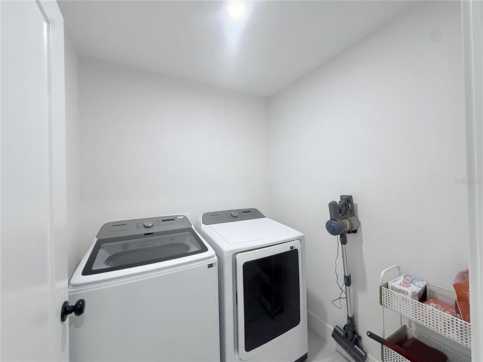 En Venta: $469,000 (0 camas, 0 baños, 2443 Pies cuadrados)