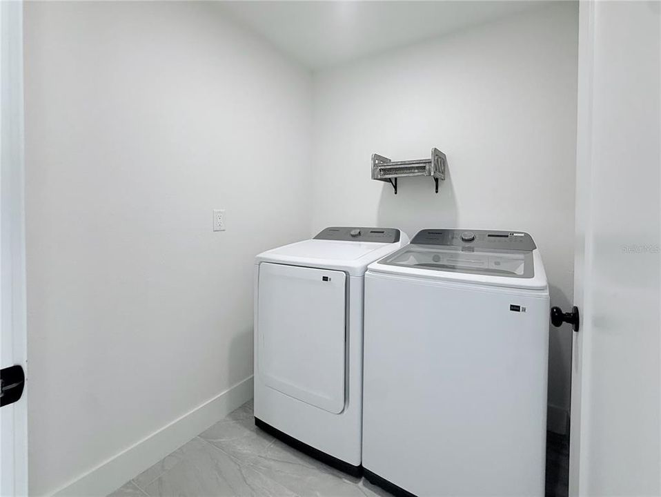 En Venta: $469,000 (0 camas, 0 baños, 2443 Pies cuadrados)