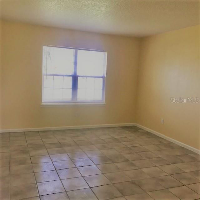 For Rent: $1,390 (2 beds, 1 baths, 862 Square Feet)