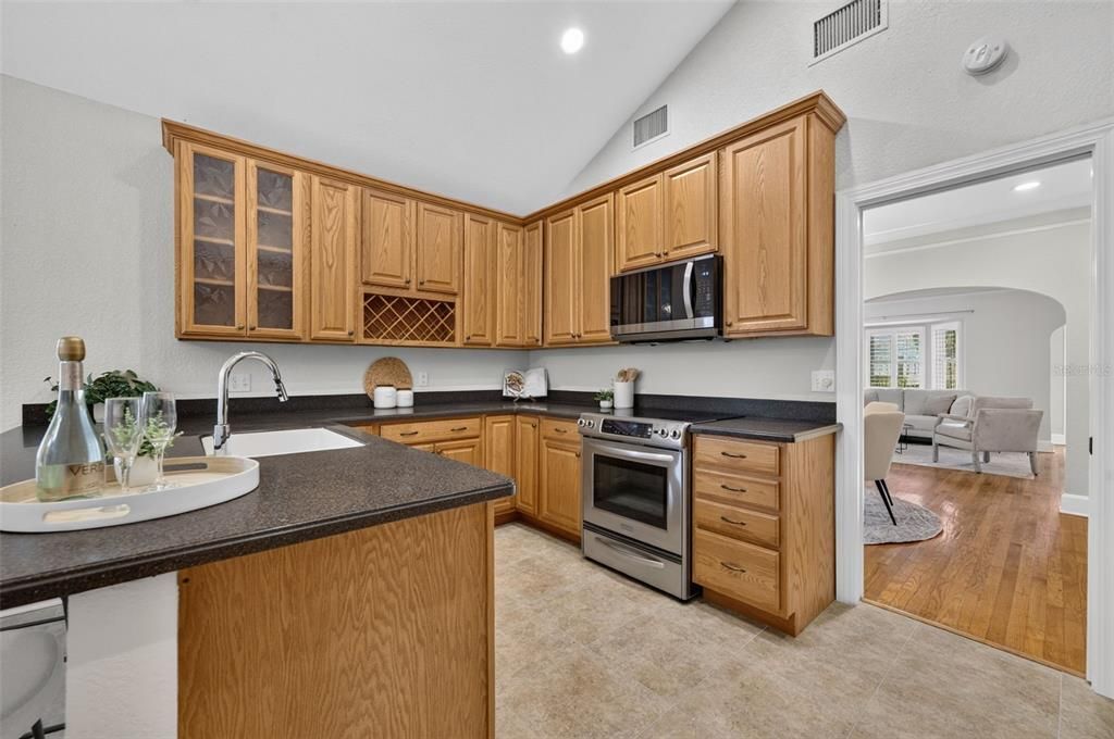 En Venta: $725,000 (4 camas, 3 baños, 1957 Pies cuadrados)