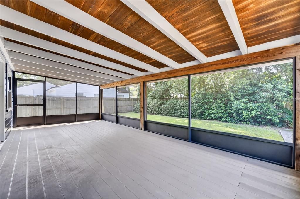 En Venta: $725,000 (4 camas, 3 baños, 1957 Pies cuadrados)
