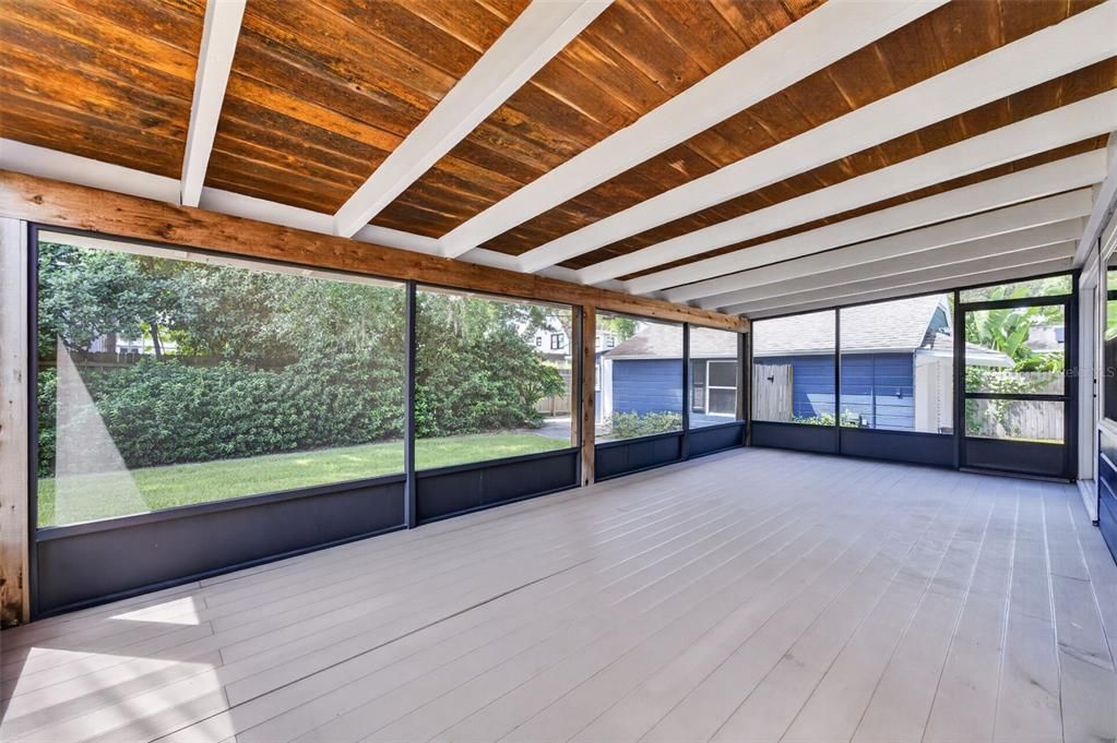 En Venta: $725,000 (4 camas, 3 baños, 1957 Pies cuadrados)