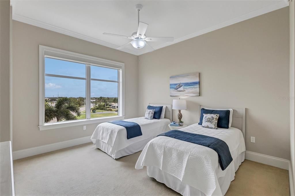 For Sale: $439,000 (2 beds, 2 baths, 1847 Square Feet)