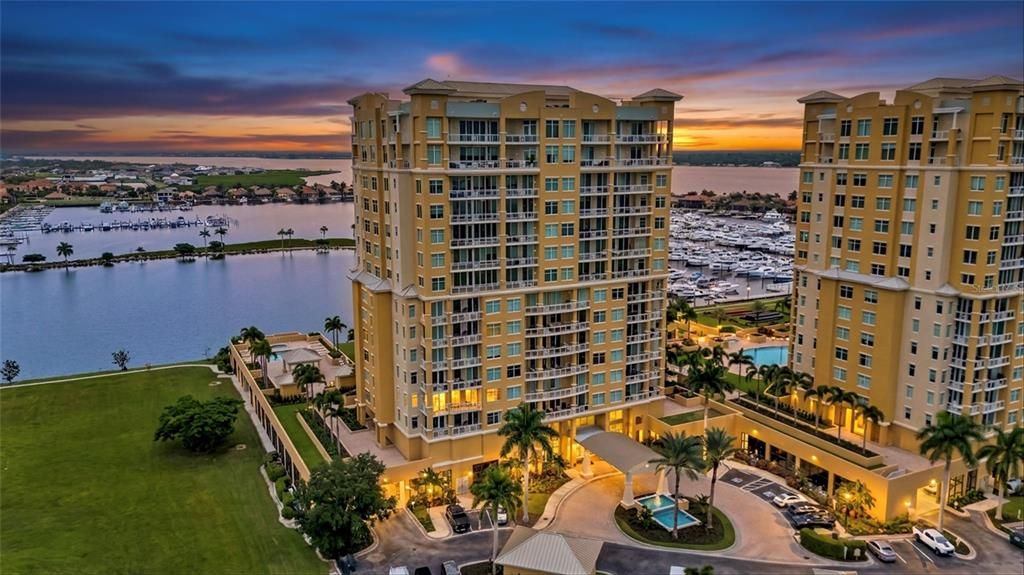 For Sale: $439,000 (2 beds, 2 baths, 1847 Square Feet)