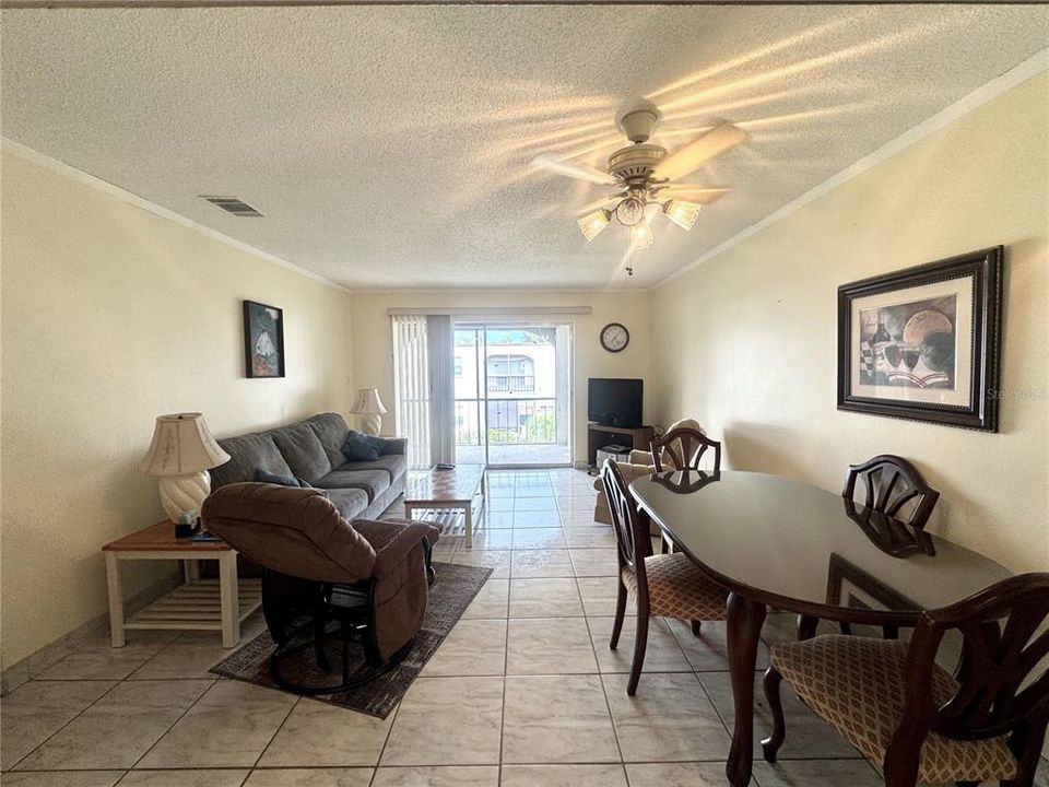 For Rent: $1,550 (2 beds, 1 baths, 820 Square Feet)