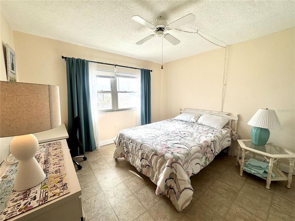 For Rent: $1,550 (2 beds, 1 baths, 820 Square Feet)