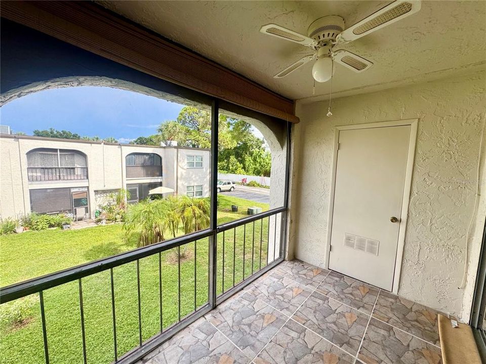 For Rent: $1,550 (2 beds, 1 baths, 820 Square Feet)