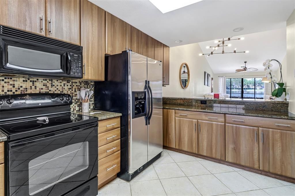 For Sale: $439,000 (2 beds, 2 baths, 1441 Square Feet)