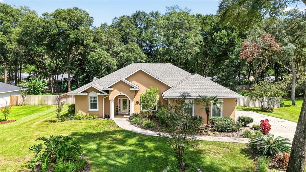 Activo con contrato: $439,900 (3 camas, 2 baños, 2030 Pies cuadrados)
