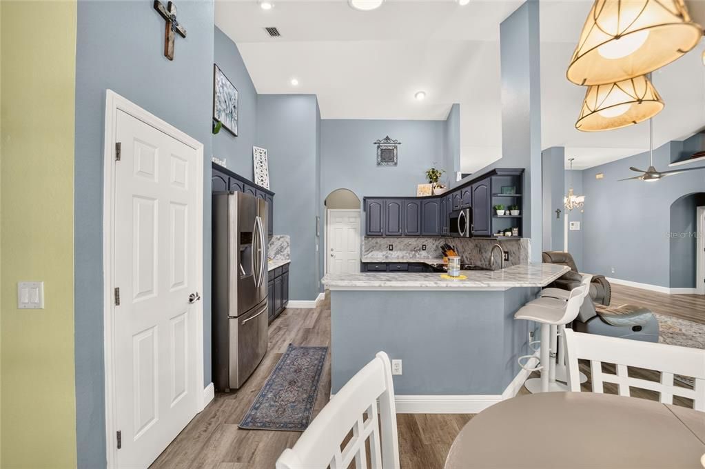 Activo con contrato: $439,900 (3 camas, 2 baños, 2030 Pies cuadrados)