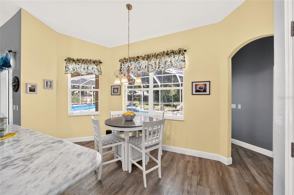 Activo con contrato: $439,900 (3 camas, 2 baños, 2030 Pies cuadrados)