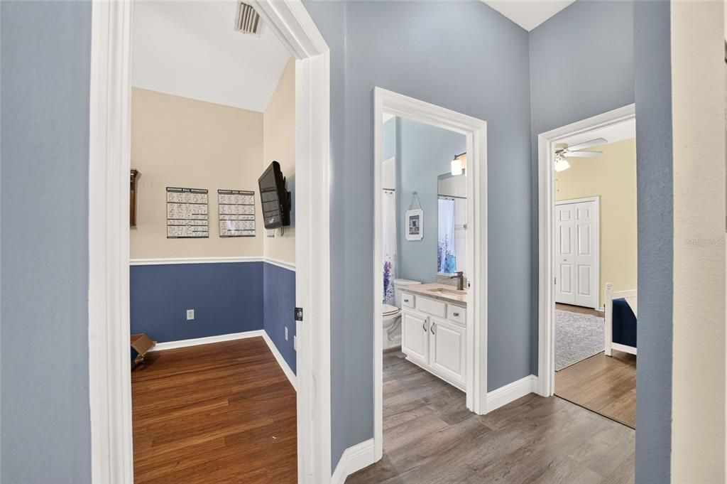 Activo con contrato: $439,900 (3 camas, 2 baños, 2030 Pies cuadrados)