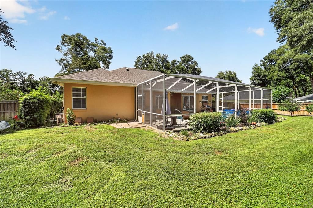 Activo con contrato: $439,900 (3 camas, 2 baños, 2030 Pies cuadrados)