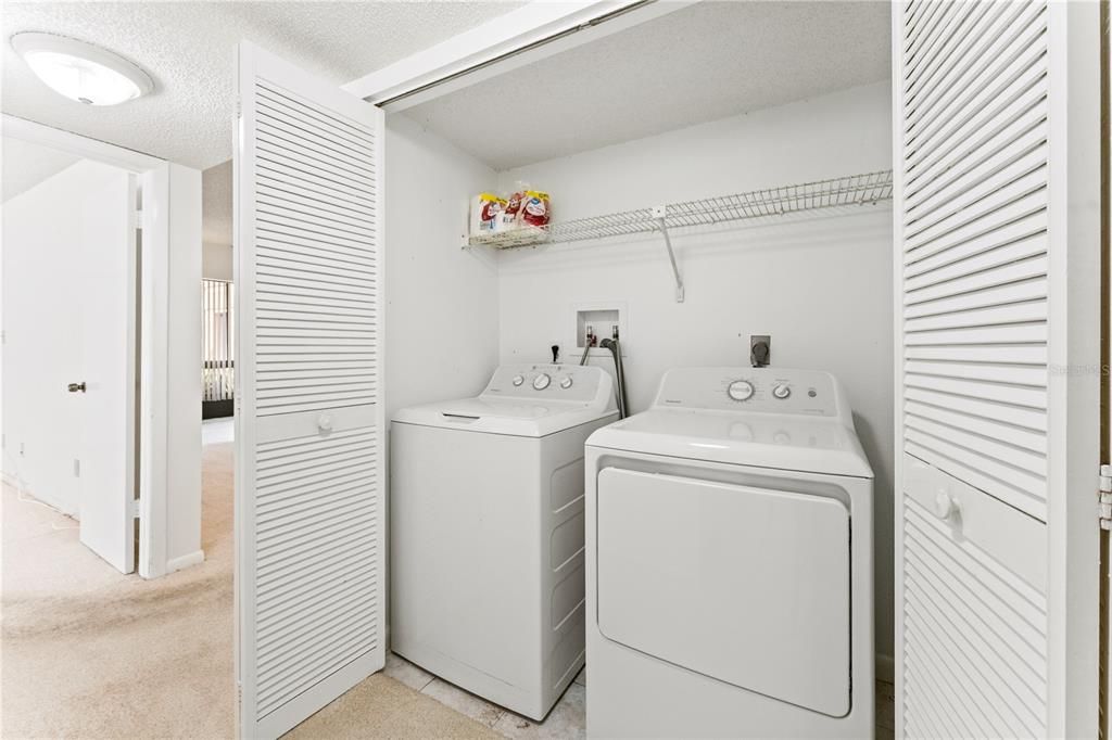 На продажу: $184,990 (2 спален, 2 ванн, 1100 Квадратных фут)