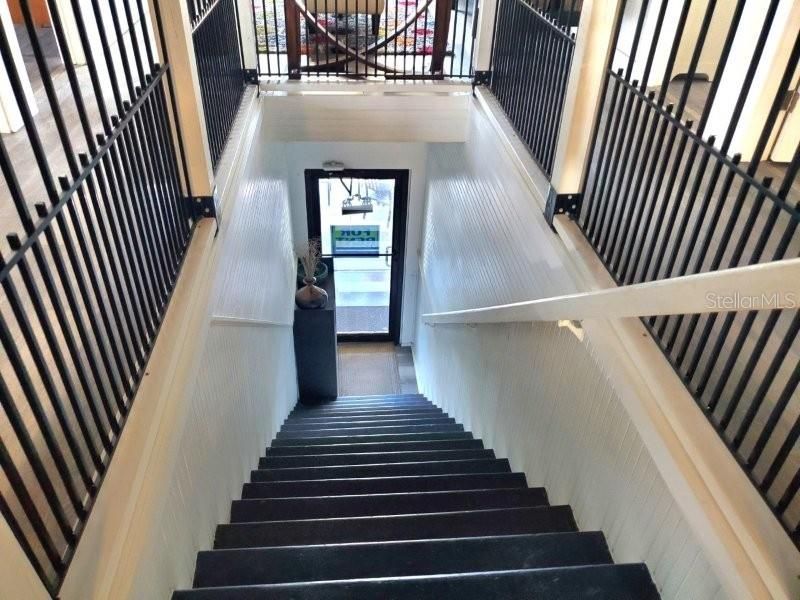 For Rent: $3,400 (6 beds, 2 baths, 2100 Square Feet)