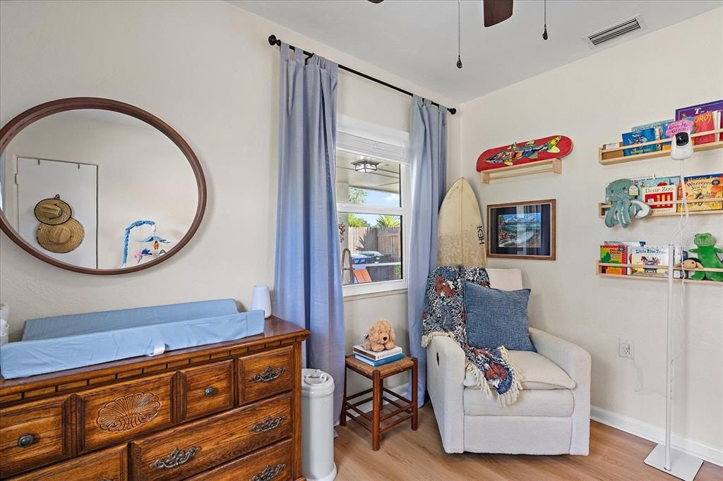 For Sale: $324,900 (2 beds, 1 baths, 898 Square Feet)