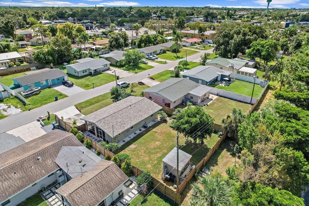 For Sale: $324,900 (2 beds, 1 baths, 898 Square Feet)